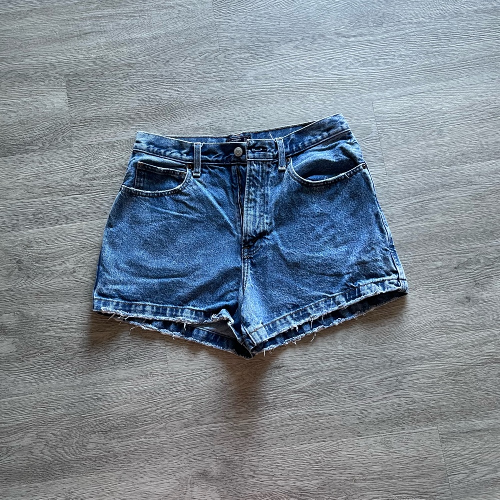 Abercrombie and Fitch Natural Rise Lightly Distressed Jean Short size 31